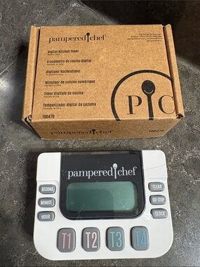Pampered Chef white digital kitchen timer with four preset buttons